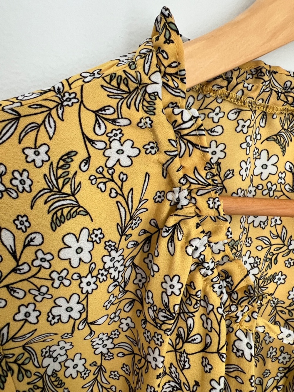Max Studio Mustard Floral Tie-Neck Peasant Office Blouse Style #A703D31 Size L - Picture 9 of 17